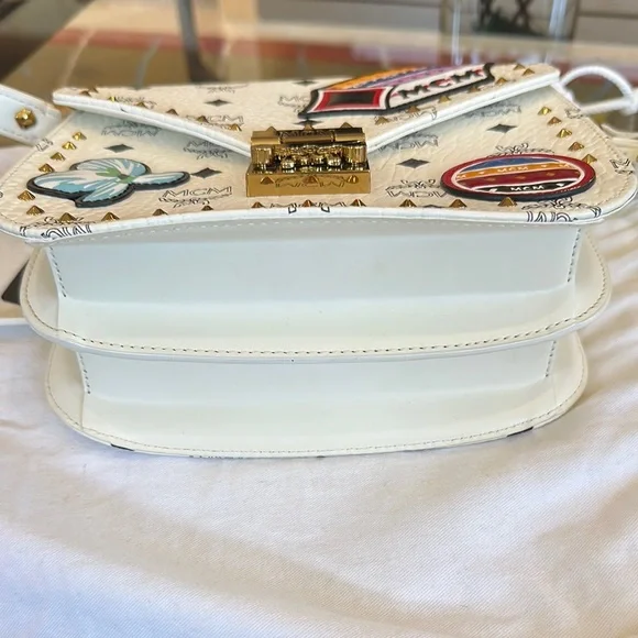 MCM White Victory Patch Viscetos Patricia Crossbody.  New with Dustbag - Picture 9 of 9